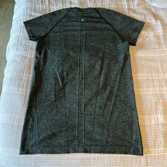 Lululemon Swiftly Tech Short-Sleeve Shirt - Picture 2 of 3